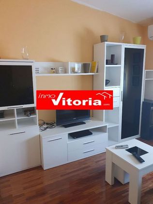Foto 1 de Piso en venta en Centro - Vitoria-Gasteiz de 2 habitaciones con aire acondicionado y calefacción
