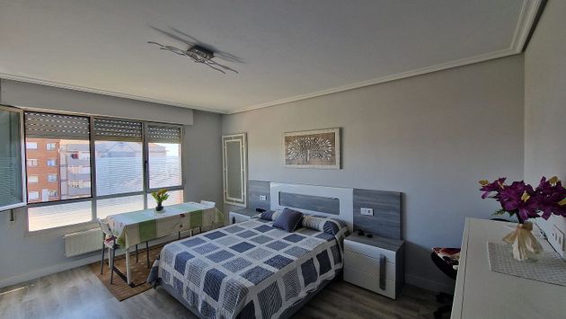Foto 2 de Piso en venta en Lakua - Arriaga de 2 habitaciones con garaje y balcón