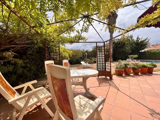 Foto 2 de Xalet en venda a L'Aragai - Prat de Vilanova de 7 habitacions amb terrassa i piscina