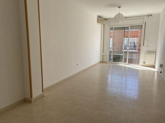 Foto 2 de Piso en venta en Esparreguera de 3 habitaciones con balcón y calefacción
