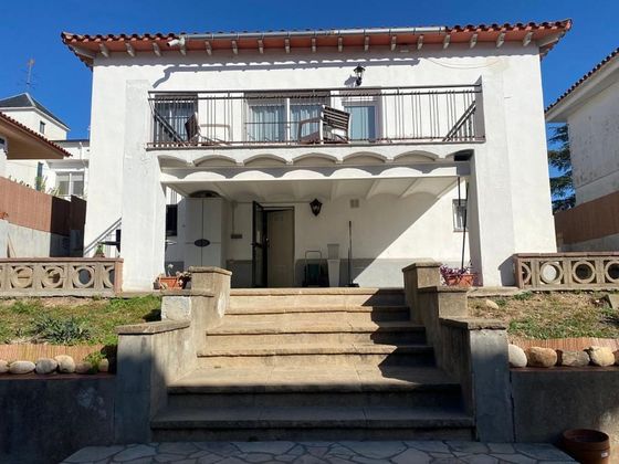 Foto 2 de Casa en venta en Esparreguera de 4 habitaciones con jardín y calefacción