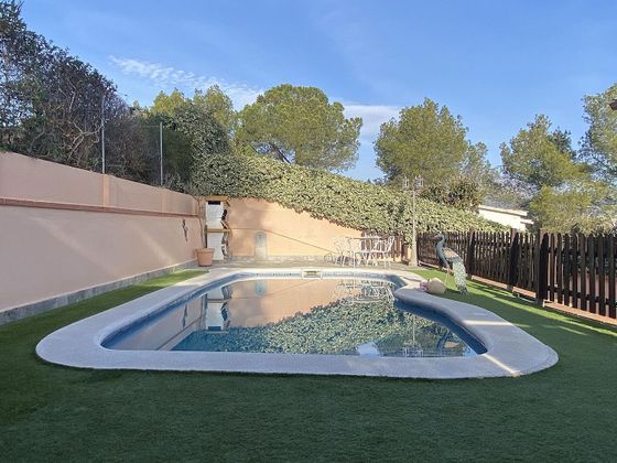 Foto 1 de Casa en venta en Esparreguera de 4 habitaciones con terraza y piscina