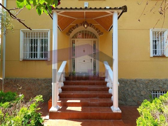 Foto 2 de Xalet en venda a calle De la Cruz de Morales de 4 habitacions amb piscina i garatge
