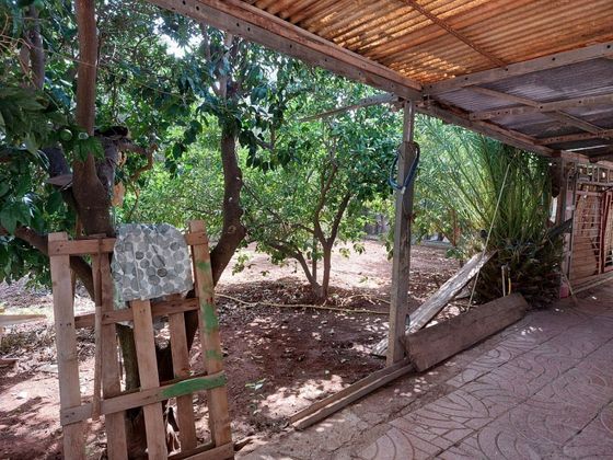 Foto 2 de Venta de casa rural en Monserrat de 3 habitaciones con terraza y piscina