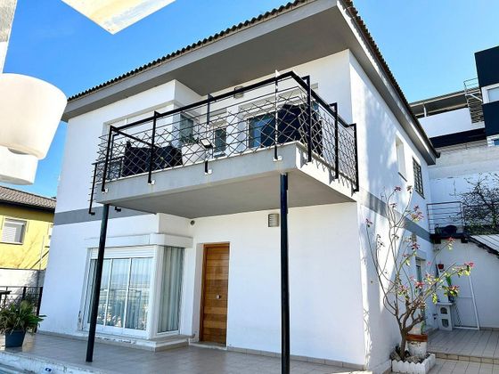 Foto 1 de Casa en venda a Las Pedrizas de 3 habitacions amb terrassa i piscina