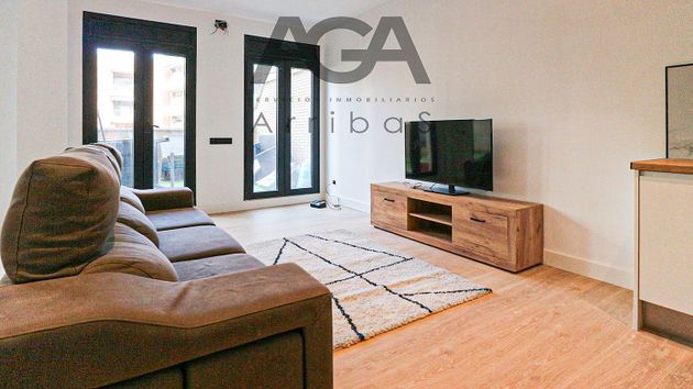 Foto 2 de Venta de piso en Els Pavos de 3 habitaciones con terraza y aire acondicionado