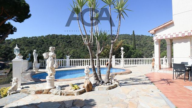 Foto 2 de Xalet en venda a Sant Cebrià de Vallalta de 3 habitacions amb terrassa i piscina