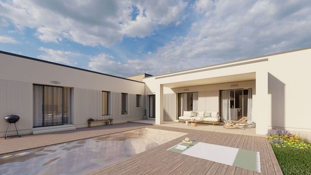 Foto 2 de Chalet en venta en Layos de 4 habitaciones con terraza y piscina