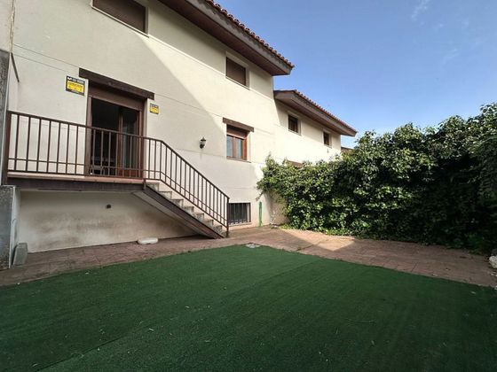 Foto 2 de Casa en lloguer a Olías del Rey de 4 habitacions amb piscina i jardí