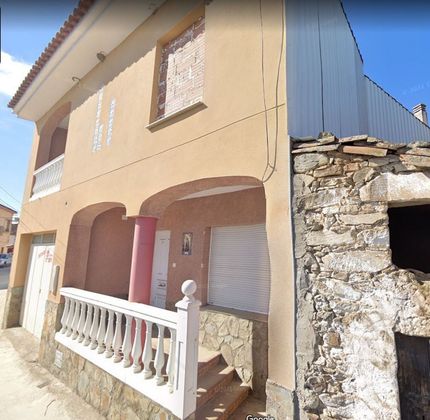 Foto 2 de Casa adossada en venda a Zarza de Montánchez de 4 habitacions amb terrassa i jardí