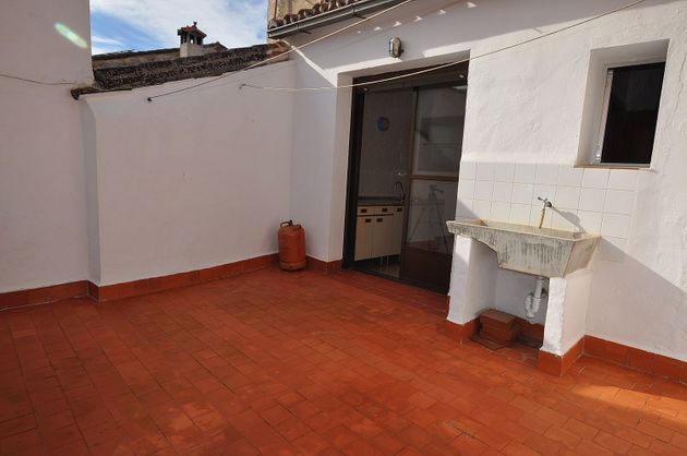 Foto 2 de Venta de casa adosada en calle Gallegos de 6 habitaciones con terraza y balcón