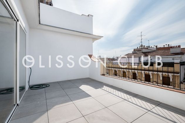 Foto 2 de Ático en venta en Trafalgar de 2 habitaciones con terraza y aire acondicionado