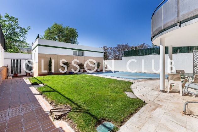 Foto 2 de Chalet en venta en Peñagrande de 4 habitaciones con terraza y piscina