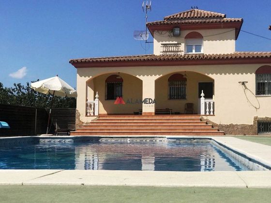 Foto 1 de Xalet en venda a Las Lagunas - Campano de 4 habitacions amb terrassa i piscina