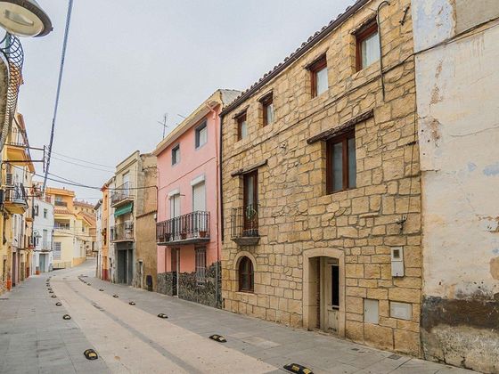 Foto 1 de Casa adosada en venta en calle Sant Antoni de 4 habitaciones con terraza y garaje