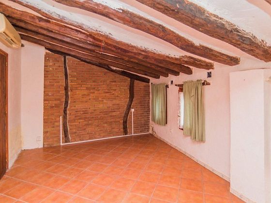 Foto 2 de Casa adossada en venda a calle Sant Antoni de 4 habitacions amb terrassa i garatge