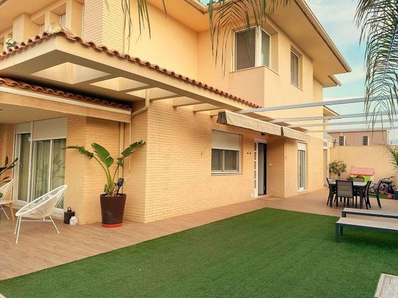 Foto 2 de Casa en venda a La Alcayna de 4 habitacions amb terrassa i piscina