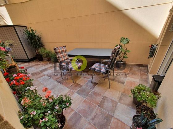 Foto 2 de Pis en venda a El Guinardó de 3 habitacions amb terrassa i jardí