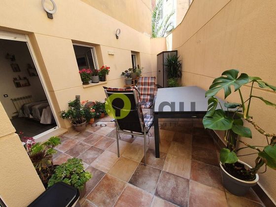 Foto 1 de Pis en venda a El Guinardó de 3 habitacions amb terrassa i jardí