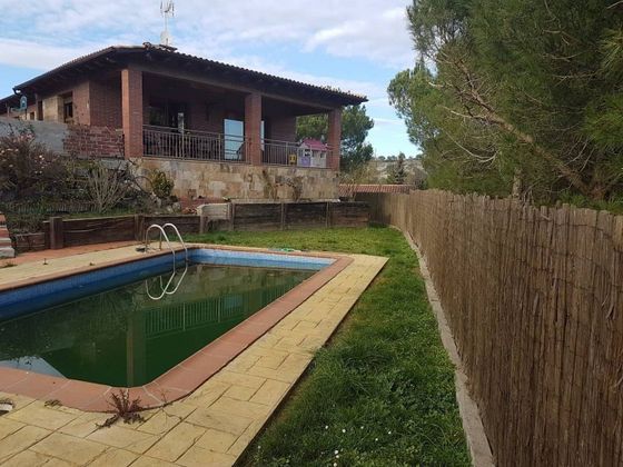 Foto 1 de Xalet en venda a Tona de 4 habitacions amb terrassa i piscina