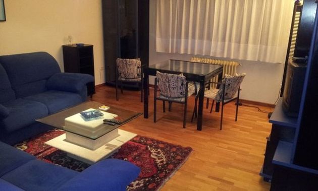 Foto 2 de Piso en alquiler en Vistahermosa de 3 habitaciones con muebles y calefacción