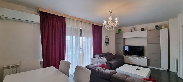 Foto 2 de Dúplex en venda a Torrijos de 4 habitacions amb terrassa i garatge