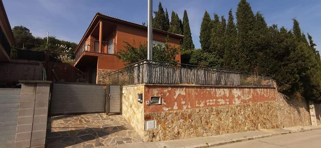 Foto 1 de Chalet en venta en Terrabrava - Tordera Parc de 23 habitaciones con terraza y garaje