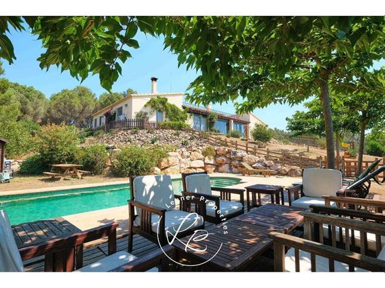 Foto 2 de Venta de casa en Garriguella de 5 habitaciones con terraza y piscina