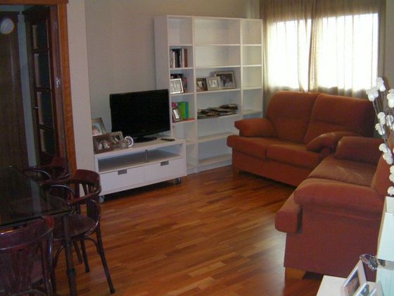 Foto 1 de Venta de piso en Huerta de la Reina - Trassierra de 2 habitaciones con garaje y aire acondicionado