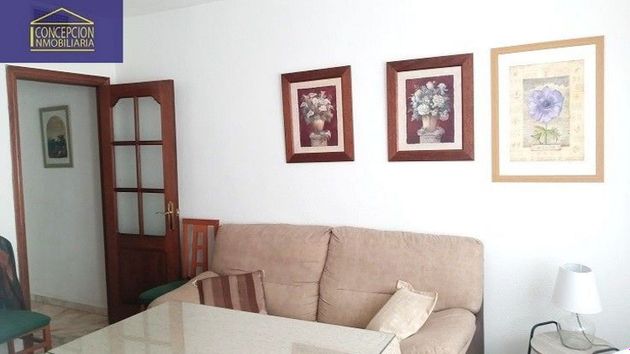 Foto 1 de Pis en lloguer a Ciudad Jardín - Zoco de 1 habitació amb mobles i aire acondicionat