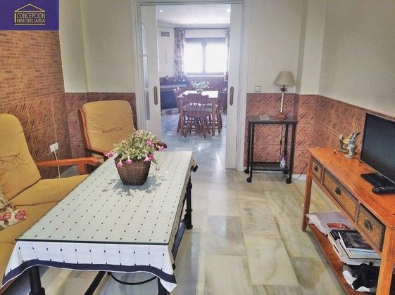 Foto 1 de Alquiler de casa en Poniente-Norte - Miralbaida - Parque Azahara de 5 habitaciones con terraza y muebles