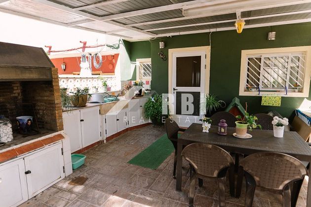 Foto 2 de Casa adossada en venda a Gilet de 4 habitacions amb terrassa i jardí