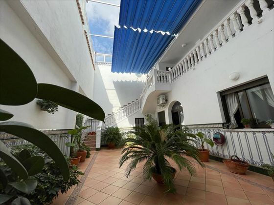 Foto 1 de Venta de casa en Picanya de 4 habitaciones con terraza y calefacción