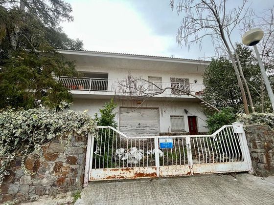 Foto 2 de Xalet en venda a Santa Eulàlia de Ronçana de 5 habitacions amb terrassa i balcó