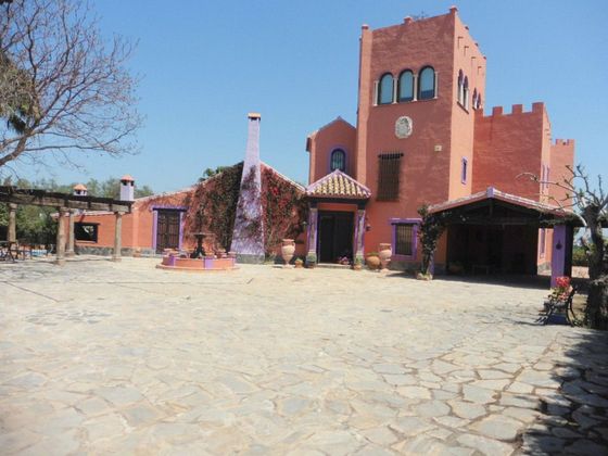 Foto 2 de Chalet en venta en Alhaurín el Grande de 6 habitaciones con terraza y piscina