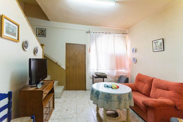 Foto 2 de Casa adosada en venta en Alhaurín el Grande de 5 habitaciones con terraza y garaje