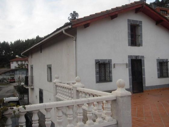 Foto 2 de Venta de casa rural en Otañes - Talledo de 5 habitaciones con terraza y piscina