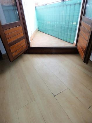 Foto 2 de Venta de piso en Sestao de 3 habitaciones con balcón y calefacción