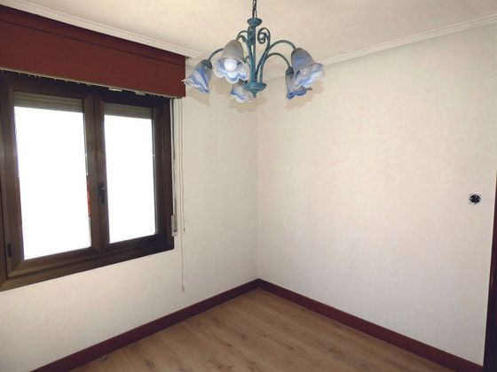 Foto 2 de Pis en venda a Santurtzi de 4 habitacions amb terrassa i balcó