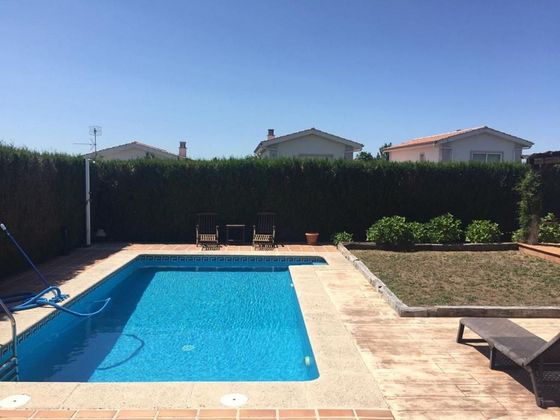 Foto 1 de Chalet en venta en urbanización Montealegre de 5 habitaciones con terraza y piscina