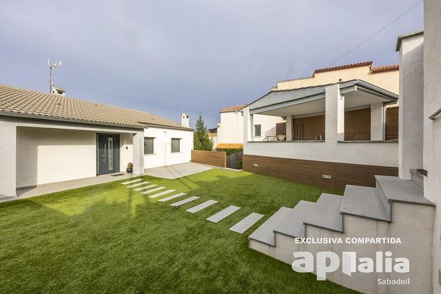 Foto 1 de Xalet en venda a Centre - Castellar del Vallès de 4 habitacions amb terrassa i garatge