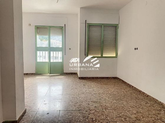 Foto 2 de Venta de piso en Priego de Córdoba de 3 habitaciones con terraza y garaje