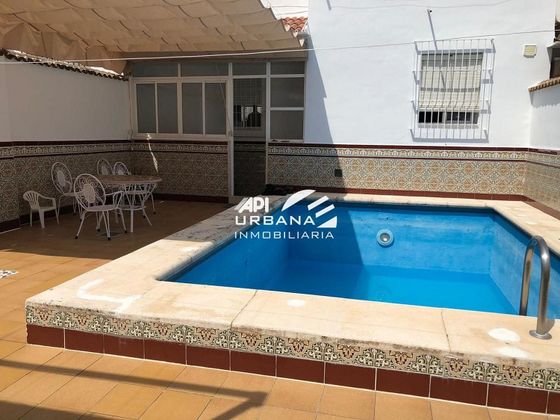 Foto 1 de Chalet en venta en Lucena de 3 habitaciones con piscina y aire acondicionado