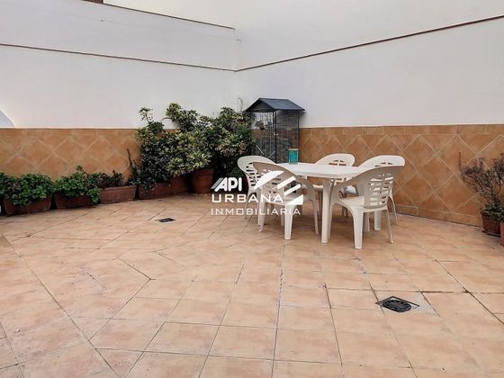 Foto 2 de Casa adosada en venta en Lucena de 4 habitaciones con terraza y garaje
