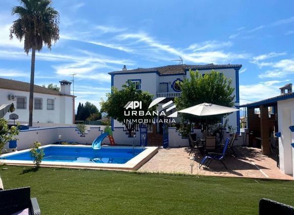 Foto 1 de Chalet en venta en Lucena de 5 habitaciones con terraza y piscina