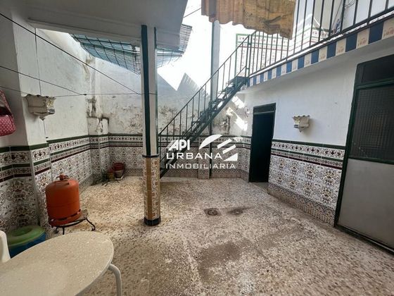Foto 1 de Chalet en venta en Lucena de 4 habitaciones con terraza y garaje