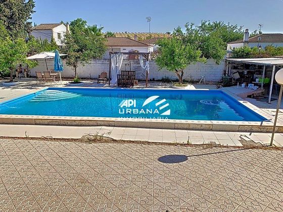 Foto 2 de Chalet en venta en Lucena de 4 habitaciones con terraza y piscina