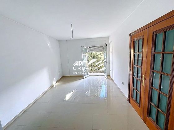 Foto 1 de Piso en venta en Lucena de 2 habitaciones con terraza y ascensor