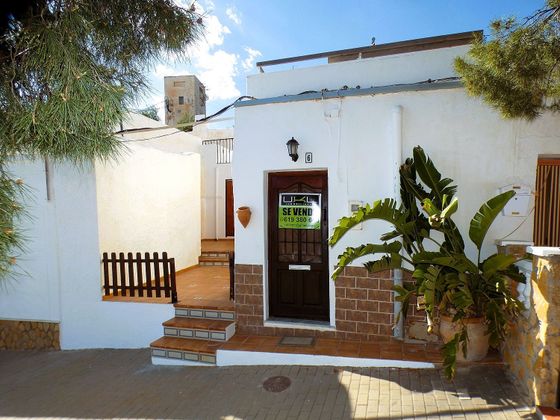 Foto 2 de Casa adossada en venda a calle Malaga de 3 habitacions amb terrassa i calefacció