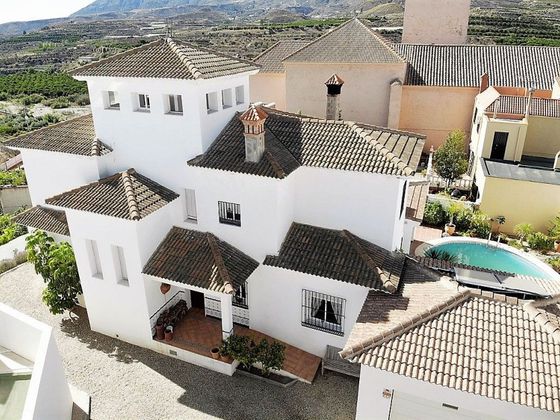 Foto 2 de Venta de chalet en calle Leonardo Ortega de 6 habitaciones con terraza y piscina